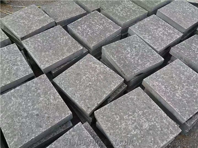 China Mongolia Black Basalt Flamed Floor Tiles & Slabs